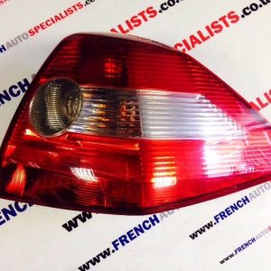 RENAULT MEGANE II DRIVERS SIDE OFF SIDE REAR TAIL LIGHT SALOON 2002-06